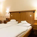 克鲁博酒店 酒店 3*